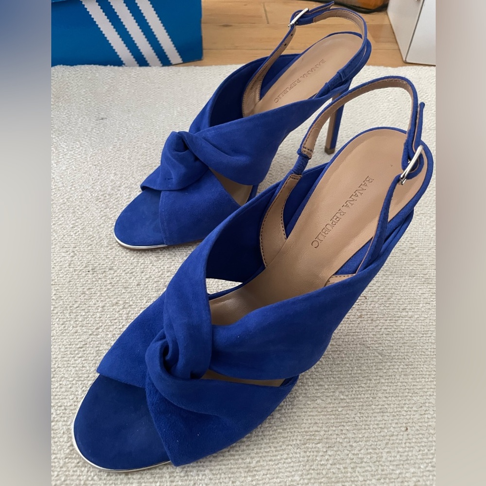 7.5W Banana Republic Jess Heels (Electric Blue)